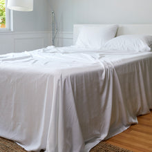 Carregar imagem no visualizador da galeria, Bamboo Bed Sheet Set - White