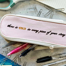 Carregar imagem no visualizador da galeria, Build A Life You Love - Mesh Stencil 8.5x11