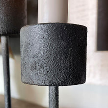 Carregar imagem no visualizador da galeria, Distressed Black Metal Candle Holder