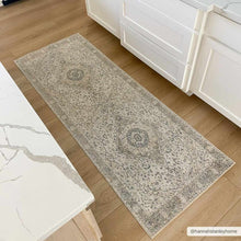 Carregar imagem no visualizador da galeria, Cara Flat Pile Washable Rug