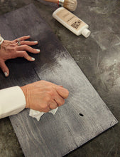 Cargar imagen en el visor de la galería, Cerusing Wax