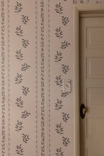 Carregar imagem no visualizador da galeria, Colleen Wallpaper by Gabriela Dachin