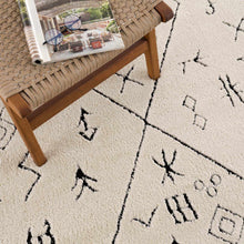 Load image into Gallery viewer, Thian Tribal Area Rug