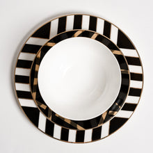 Load image into Gallery viewer, Amadeus Dining Plates Set