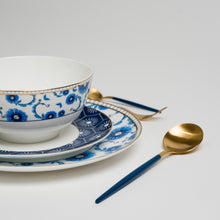 Carregar imagem no visualizador da galeria, Gem Blue White Dinnerware