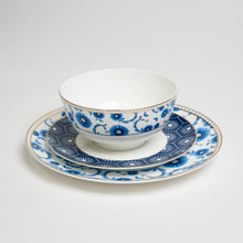 Carregar imagem no visualizador da galeria, Gem Blue White Dinnerware
