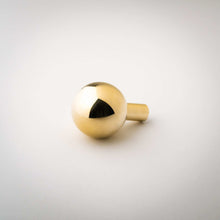 Cargar imagen en el visor de la galería, Dumas, Solid Brass Ball Knobs