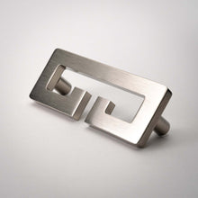 Cargar imagen en el visor de la galería, Chloe, Solid Brass Greek Key Pull