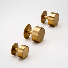 Cargar imagen en el visor de la galería, Gateau, Solid Brass Knobs