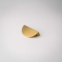 Cargar imagen en el visor de la galería, Demi Lune, Solid Brass Half Moon Cabinet Pulls