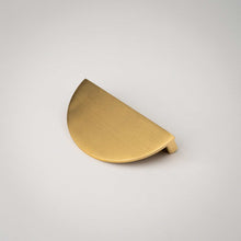 Cargar imagen en el visor de la galería, Demi Lune, Solid Brass Half Moon Cabinet Pulls