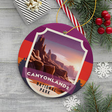 Carregar imagem no visualizador da galeria, Canyonlands National Park Retro Style Ornament, Utah Tourist Attraction and Gift