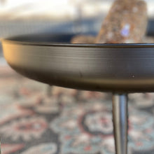 Carregar imagem no visualizador da galeria, Raised Metal Fire Pit Bowl