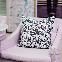 Carregar imagem no visualizador da galeria, Floral Fireworks - Mesh Stencil 12x12