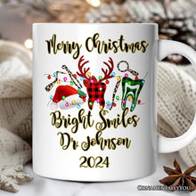 Carregar imagem no visualizador da galeria, Personalized Mug Dentist Buffalo Plaid Christmas, Dental Gift