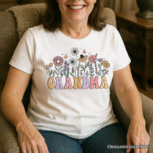 Carregar imagem no visualizador da galeria, Retro Flowers Grandma T-Shirt, White Floral Tee Gift for Mothers Day