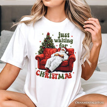 Carregar imagem no visualizador da galeria, Funny Fat Santa Couch T‑Shirt, Just Waiting for Christmas Tee for Lazy Holiday Season