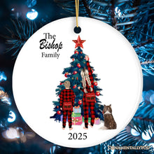 Carregar imagem no visualizador da galeria, Personalized Plaid Family Christmas Ornament