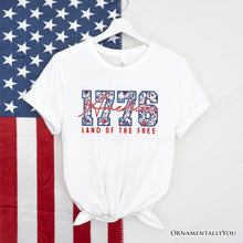 Carregar imagem no visualizador da galeria, Retro America 1776 Floral T-Shirt, Land of the Free Patriotic Tee