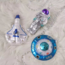 Carregar imagem no visualizador da galeria, Galactic Space Theme Glass Ornament Bundle, Purple Star Pattern Baubles, Astronaut, Spaceship, and UFO Decorations