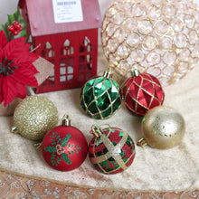 Carregar imagem no visualizador da galeria, Graceful Ornament Bundle Set, Red, 30 Green and Gold Glittered Tree Baubles