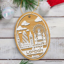Carregar imagem no visualizador da galeria, London City Unique Paper Art Themed Ceramic Christmas Ornament