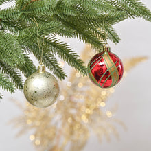 Carregar imagem no visualizador da galeria, Refined Ornament Bauble Set, 24 Piece Red, Gold, and Green Glitter Christmas Bundle
