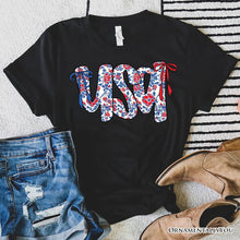 Carregar imagem no visualizador da galeria, Floral USA Patriotic T-Shirt, 4th of July White, Natural and Black Tee for Stylish Women