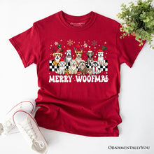 Carregar imagem no visualizador da galeria, Merry Woofmas Dog Mama T‑Shirt, Dogs With Santa Hats Christmas Tee