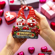 Load image into Gallery viewer, Soulmate Valentine Gnome Couple Solar Powered Figurine, 6" Romantic Room Statue Decoration