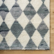 Carregar imagem no visualizador da galeria, Azaria Baklava Wool Rug