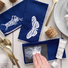 Cargar imagen en el visor de la galería, Garden Insects - Mesh Stencil 18x12