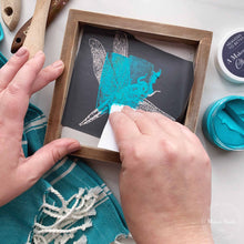 Cargar imagen en el visor de la galería, Garden Insects - Mesh Stencil 18x12