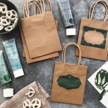 Carregar imagem no visualizador da galeria, Gift Giving - Mesh Stencil 8.5x11