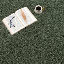 Carregar imagem no visualizador da galeria, Faina Solid Green Shag Rug Washable