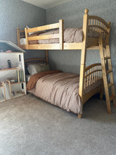 Carregar imagem no visualizador da galeria, Everly Wallpaper by Erin Silliman Designs