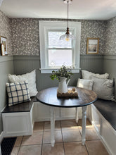 Carregar imagem no visualizador da galeria, Clematis Wallpaper by Anna Black Creative