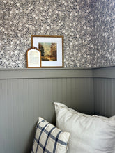 Carregar imagem no visualizador da galeria, Clematis Wallpaper by Anna Black Creative