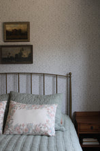 Carregar imagem no visualizador da galeria, Junie Wallpaper by Kourtni Gunn