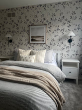 Carregar imagem no visualizador da galeria, Augustus Wallpaper