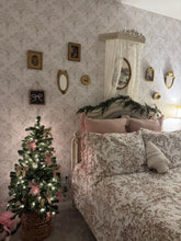 Carregar imagem no visualizador da galeria, Adeline Wallpaper by Ali Anni