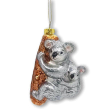 Carregar imagem no visualizador da galeria, Koala Baby and Parent Glass Christmas Ornament