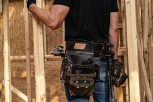 Carregar imagem no visualizador da galeria, AWP L-903-1 TrapJaw Oil Tanned Leather Tool Rig