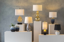 Carregar imagem no visualizador da galeria, Watsonville Gold & Blac Resin Table Lamp
