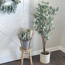 Carregar imagem no visualizador da galeria, Tall Lifelike Potted Tree