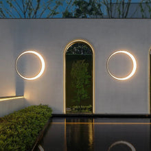 Carregar imagem no visualizador da galeria, Albino | Outdoor Waterproof Moon Wall Lamp for Garden
