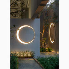 Carregar imagem no visualizador da galeria, Albino | Outdoor Waterproof Moon Wall Lamp for Garden