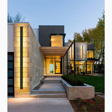 Carregar imagem no visualizador da galeria, Albizzate | Black Outdoor Waterproof Antirust Wall Lamp