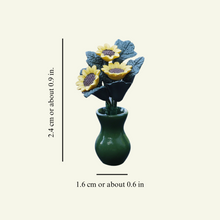 Carregar imagem no visualizador da galeria, Mini Sunflower Car Vase