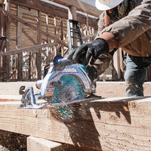 Carregar imagem no visualizador da galeria, Makita GSR02M1 40V max XGT® Brushless Cordless Rear Handle 10‑1/4" Circular Saw Kit, AWS® Capable (4.0Ah)